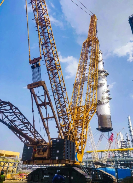 奔赴海外！徐工履帶起重機(jī)跨海助建大型石油煉化項目